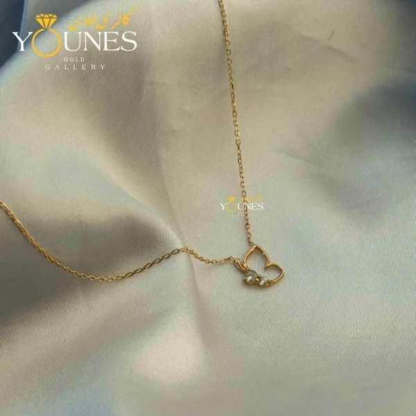تصویر دوم گردنبند طلا پروانه نگینی